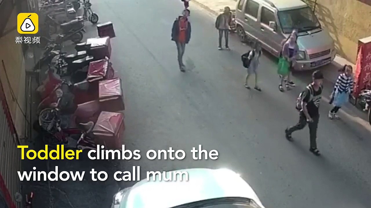 Primary School Student Attempts to Catch a Falling Toddler - YouTube[via torchbrowser.com]