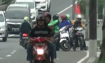 Pengendara Bertaruh Nyawa demi Hindari Razia Polisi