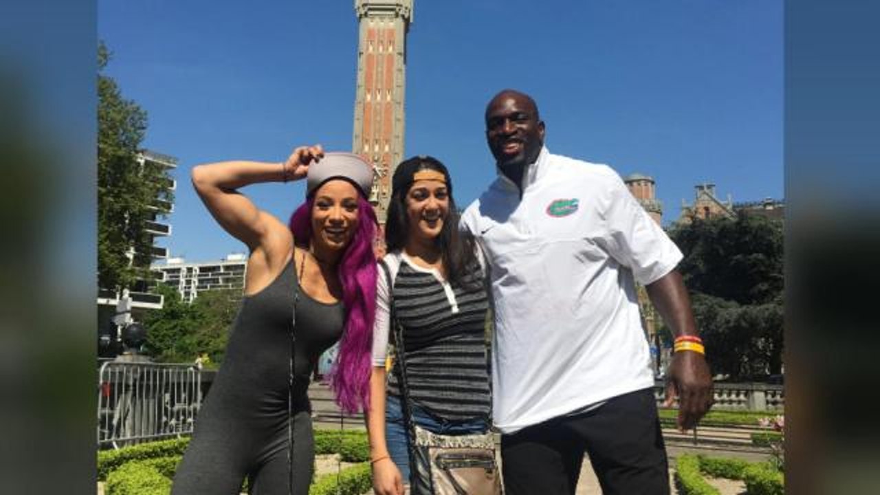 Titus O'Neil, Sasha Banks and Bayley say "Bon jour" to Lille, France