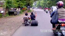 MOTORCYCLE LIMOUSINE - vespa scooter