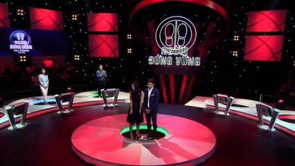 Huy Khánh hôn gái đẹp trên sóng truyền hình