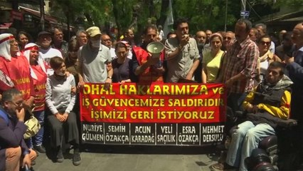 Télécharger la video: Turchia: due insegnanti in sciopero della fame da 2 mesi contro le purghe di Erdogan