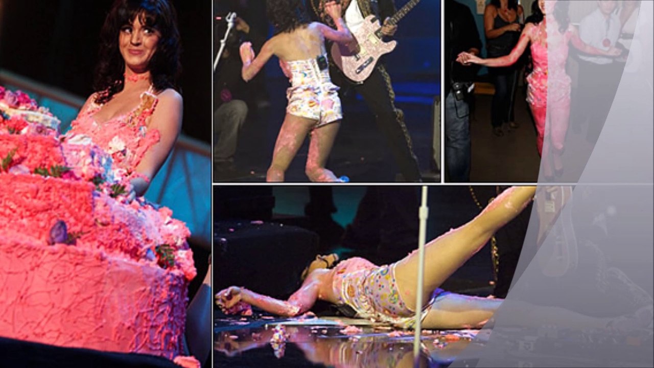 Katy Perry Hottest Scenes and Oops Moments