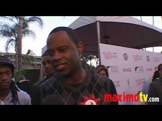 BRIAN MCKNIGHT Interview at The 2009 Hollywood Christmas Parade