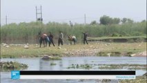 أزمة المياه تثقل كاهل أهالي الموصل العائدين إلى أحيائهم المحررة