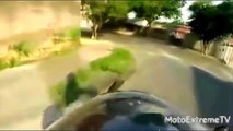 MOTORCYCLE VS COPS EXCITI E CHASING  DIRT & SPOR