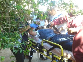 Erik Toplarken Düşüp Korkuluk Demirine Saplandı