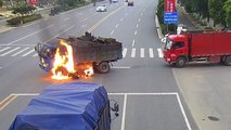 Un motard percute un camion