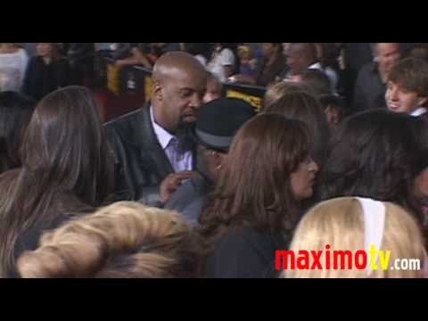 Singer NE-YO at The American Music Awards Arrivals