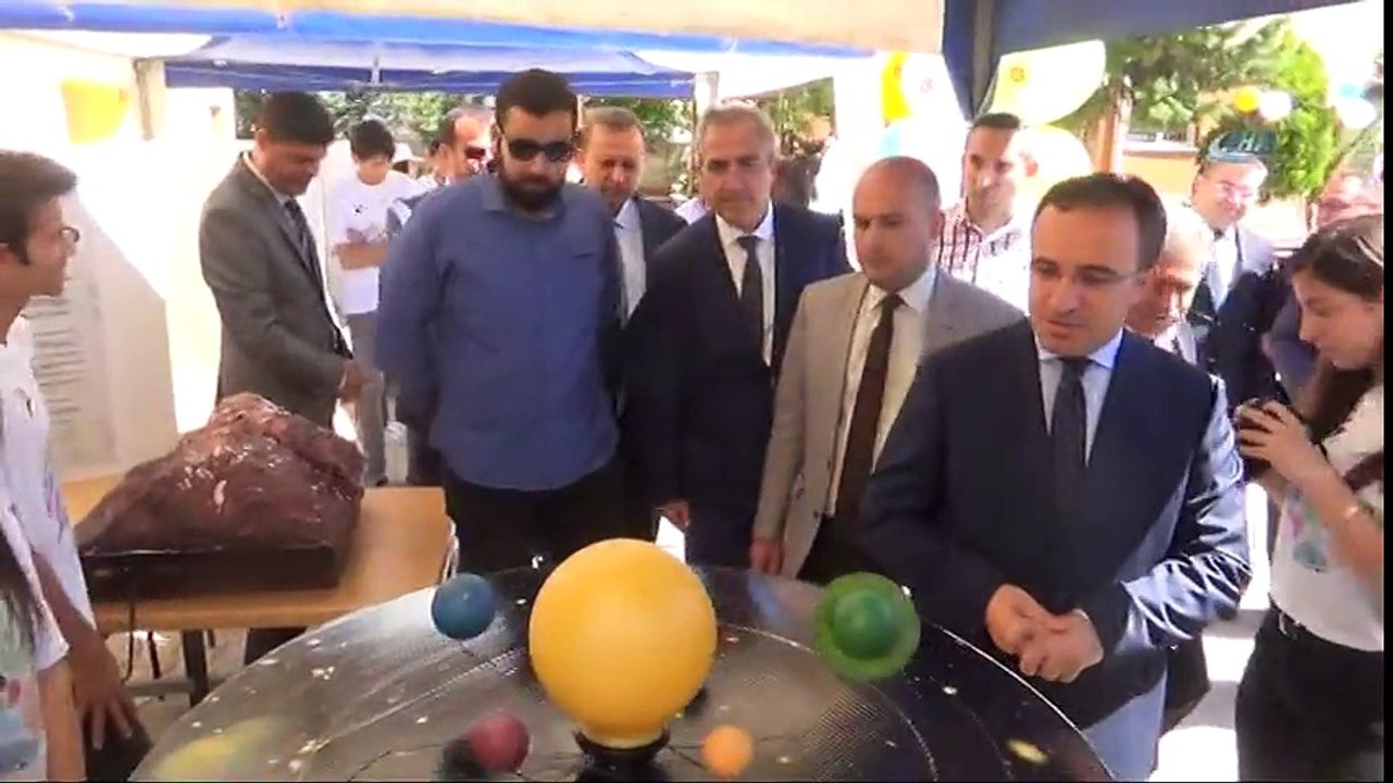 Fen Lisesinde TÜBİTAK 4006 Bilim Fuarı Açıldı