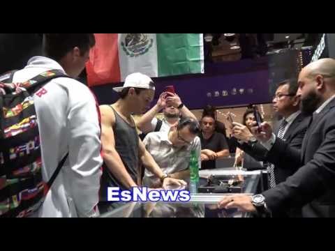 Julio Cesar Chavez Jr and Chavez Sr Shopping For Watches in vegas EsNews Boxing