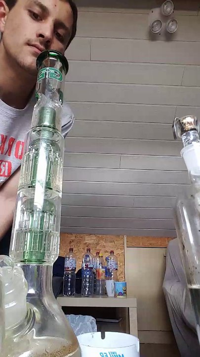 2 Heads Zur Selben Zeit