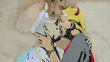 Trump kisses Pope Francis