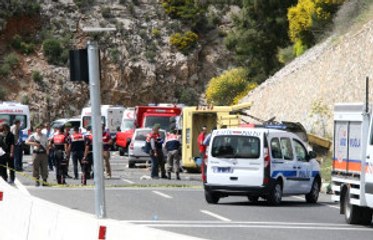 Muğla'da Yolcu Midibüsü Uçuruma Yuvarlandı: 20 Ölü, 11 Yaralı