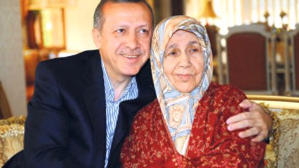 Erdoğan, Anneler Günü Mesajında Annesine Olan Özlemine Vurgu Yaptı