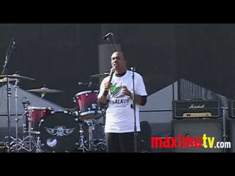 Boxer SUGAR RAY LEONARD at JDRF Walk To Cure Diabetes November 8, 2009