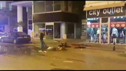 Cinnet Getiren Kadın Balkondan Eşyaları Böyle Attı