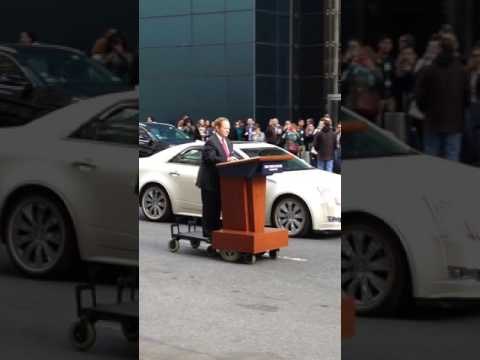 Melissa McCarthy Takes Sean Spicer Podium on a Ride Through New York