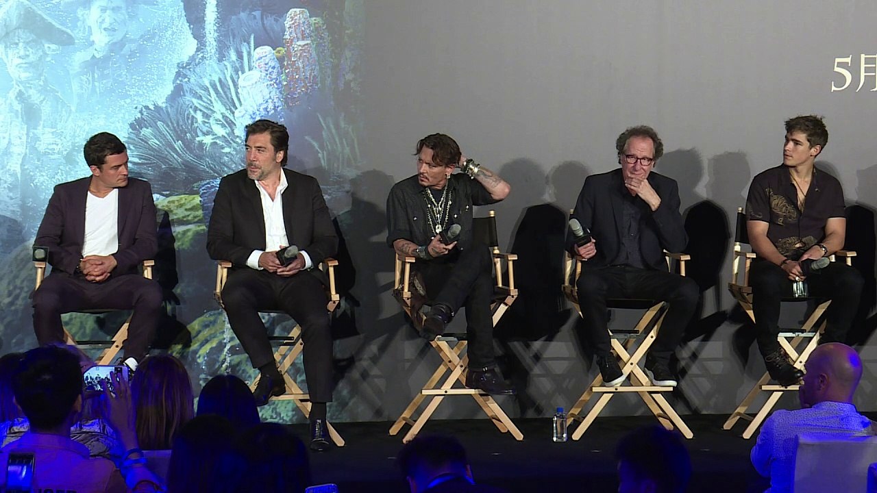 Johnny Depp verrät bei 'Fluch der Karibik 5“-Premiere Geheimnis