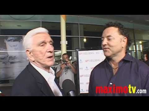Leslie Nielsen Dies at Age 84 - RIP - Interview at STAN HELSING Premiere