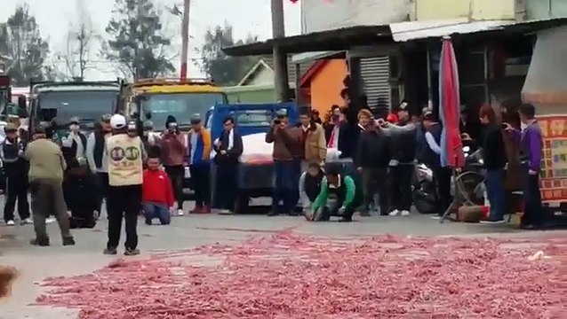 Ecco l'esplosione di un milione di petardi. A dir poco impressionante!