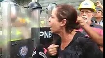 12 Mayo de 2017  - Manifestantes Opositores de la 3ra Edad exigen sus derechos ante la PNB