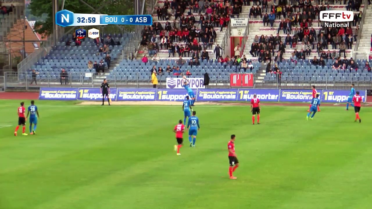 Novaes récupère le ballon