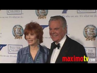 ROBERT WAGNER and JILL ST. JOHN at 2009 World Magic Awards October 10