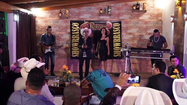 Robério e seus teclados - Cara metade Léo Magalhães