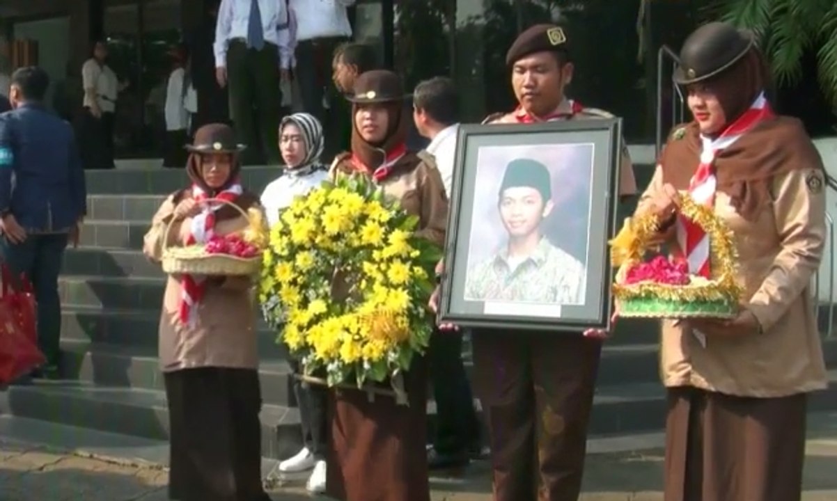 Aksi Tabur Bunga Warnai Peringatan Tragedi 12 Mei 1998