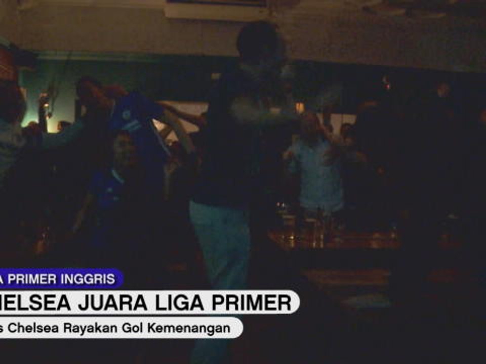 VIRAL: Sepakbola: Fans Chelsea Rayakan Gol Kemenangan