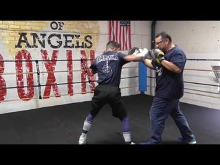 Joseph Diaz Jr working mitts - EsNews Boxing