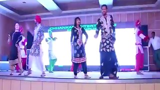 Indian wedding dance 2017 -Punjabi Wedding Dance Performance