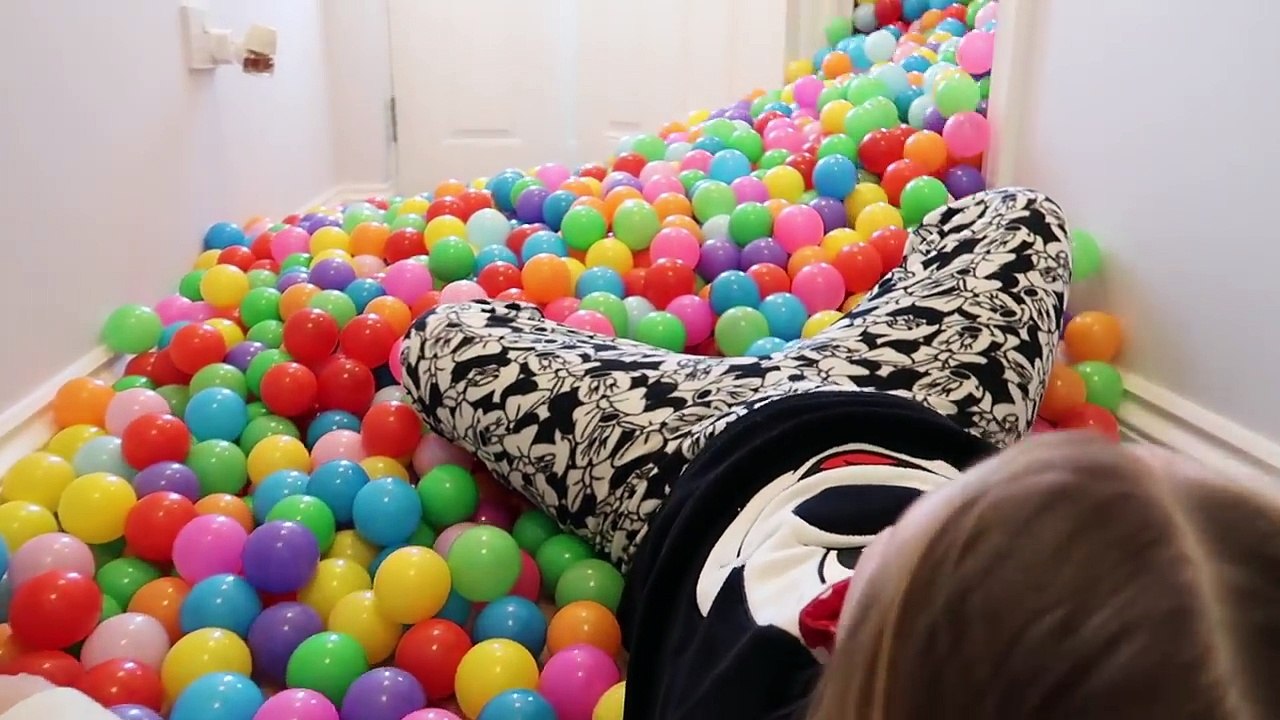 Bad Baby Giant Baby Bottle Giant Spiders Attack Girl Crazy Orbeez Spa Compilation