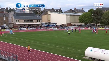 Corner frappé trop fort et n'inquiète pas la défense d'Avranches