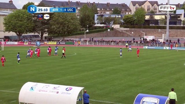 Coup franc de Gégousse tiré au second poteau mais Concarneau finit par perdre le ballon