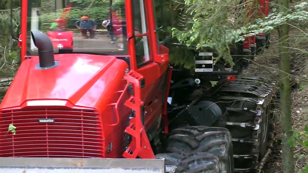 Komatsu 845 & Winch - KWF 16