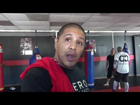 fernando vargas on his pic with chavez sr and robert garcia i posted it! EsNews Boxing