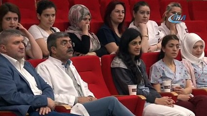 Ceyhun Yılmaz, hemşireler için kitabını imzaladı