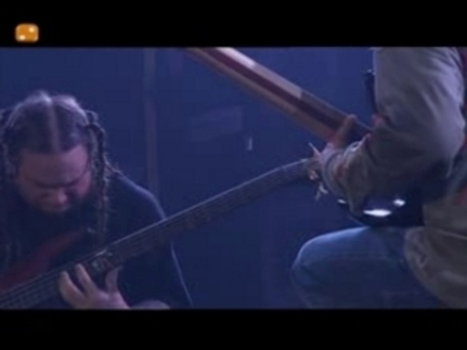 Korn - Munky And Fieldy Jamming Live
