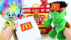 Trolls Branch Eating Mld's Happy Meal with Poppy, PJ Masks Romeo Steals P