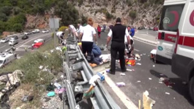 Yolcu Midibüsü Uçuruma Yuvarlandı - Olay Yeri