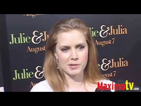 AMY ADAMS Interview at JULIE & JULIA Premiere