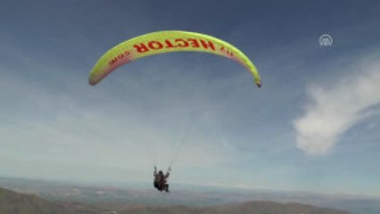 Bisiklet Yarışı ve Yamaç Paraşütü Şenliği" (2)