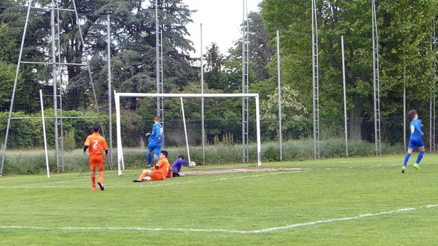 UGA LYON-DECINES U15-1 - VAULX EN VELIN U.S 3 - 1