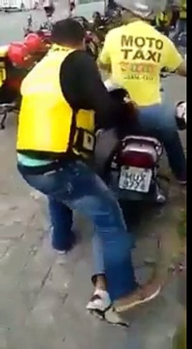 Se beber, vá de moto táxi.