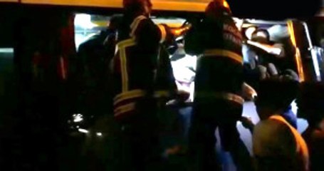 Gebze'de Sabiha Gökçen Personelini Taşıyan Servis İki TIR'ın Arasında Kalarak Ezildi