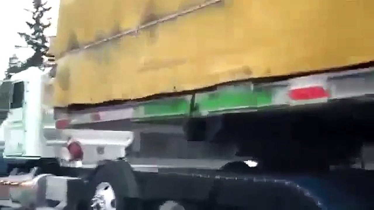 İki Şöförle idare edilen uzun Tır Gördünüzmü