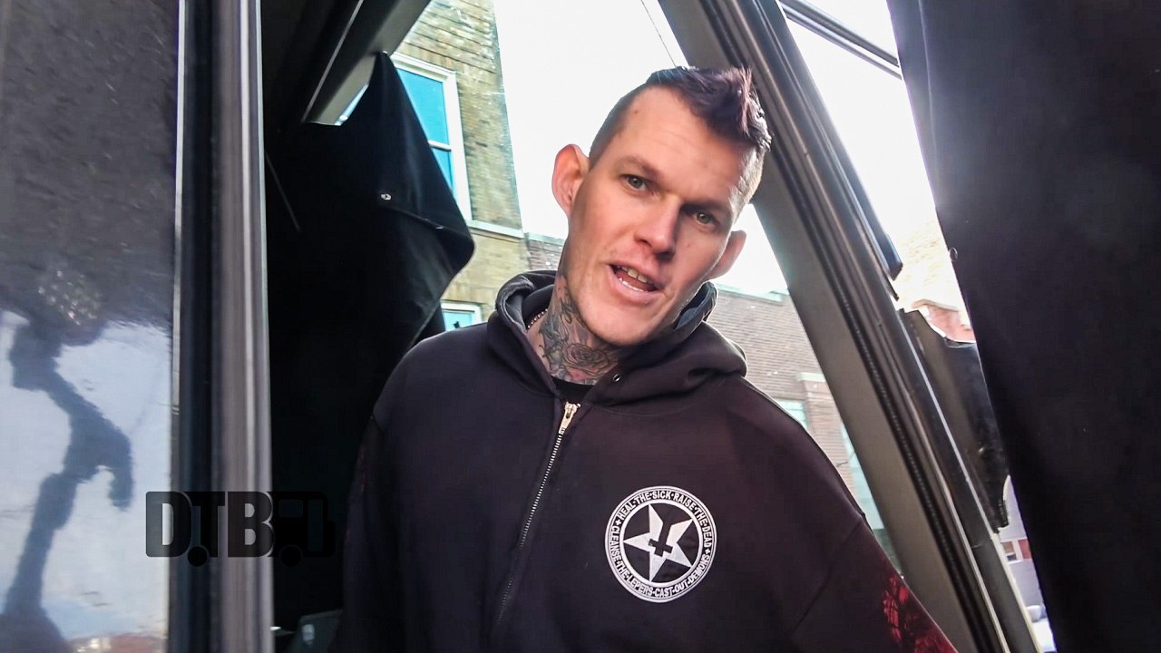 Carnifex - BUS INVADERS Ep. 1143