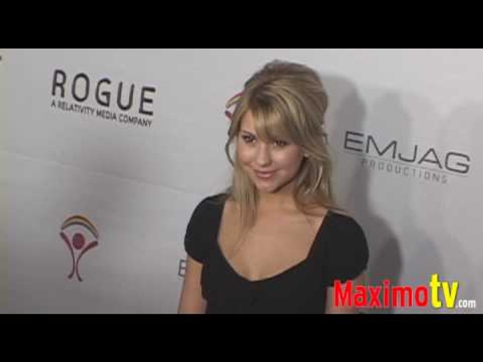 CHELSEA STAUB (Jonas) Arrives at the ROCK-N-REEL 2009